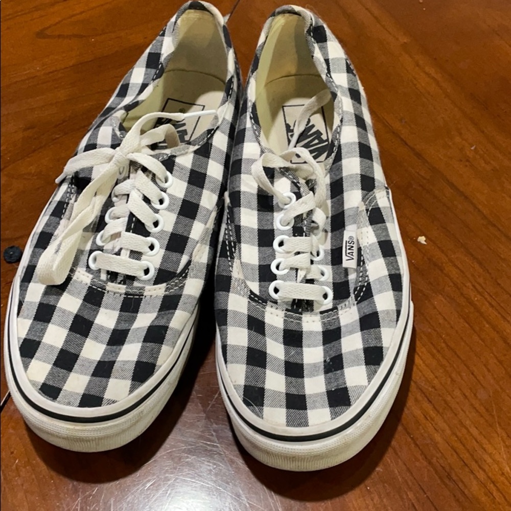 Checkered low top Vans